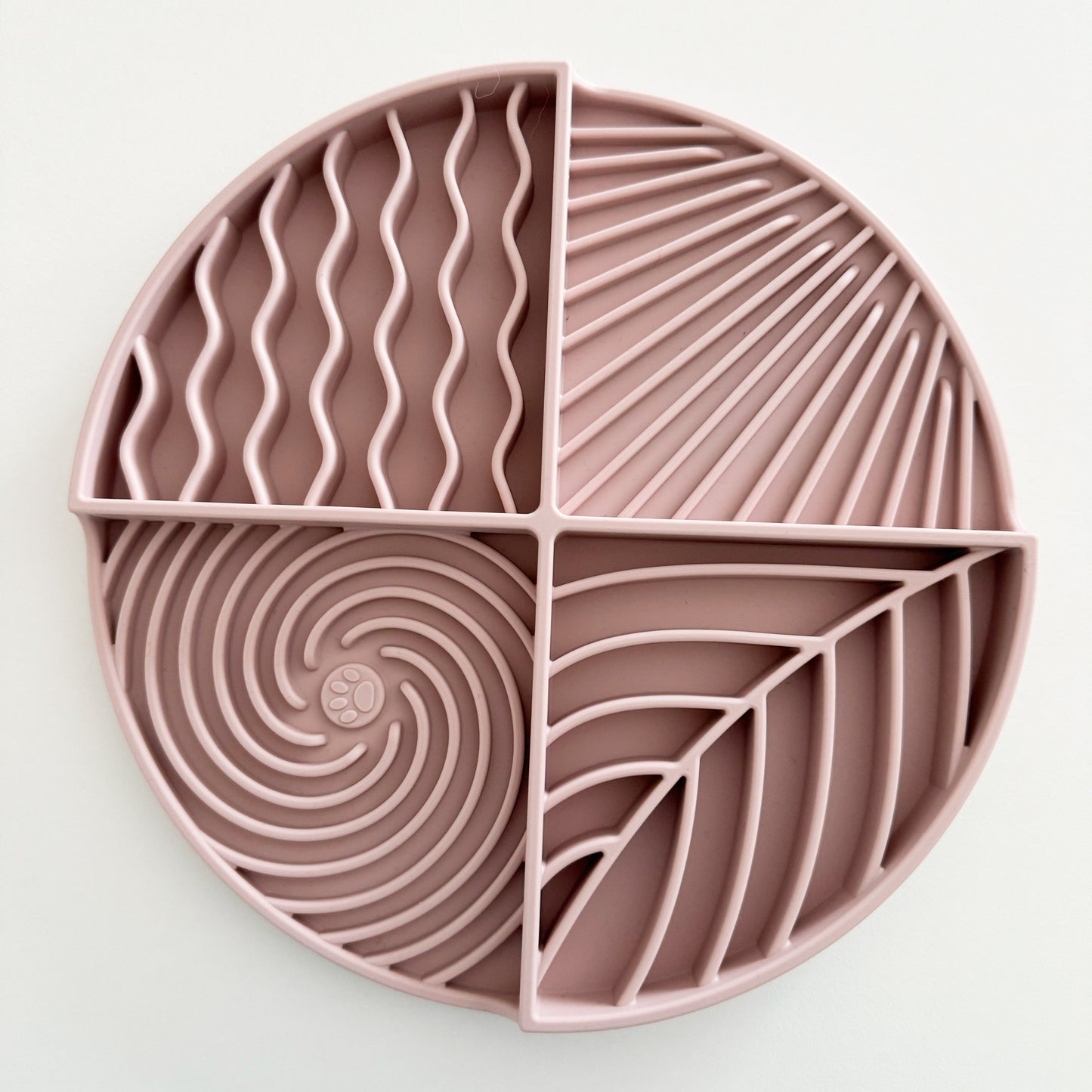 Lick Mat Circle on dog — pet accessory close-up | Cutie Paw Co.